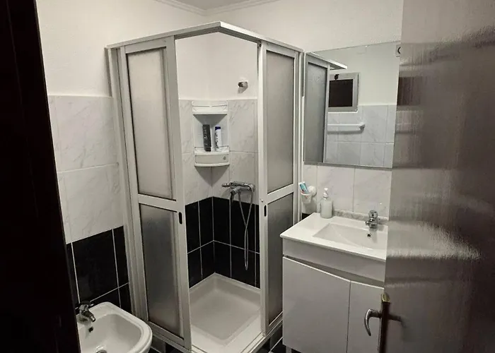 Santo Antonio 2 Schlafzimmer Appartamento *